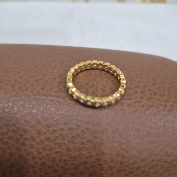 Gold Ring - Picture 2 of 3